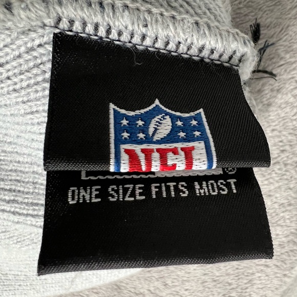 Dallas Cowboys Football Cuffed Pom Knit Hat - Picture 8 of 10